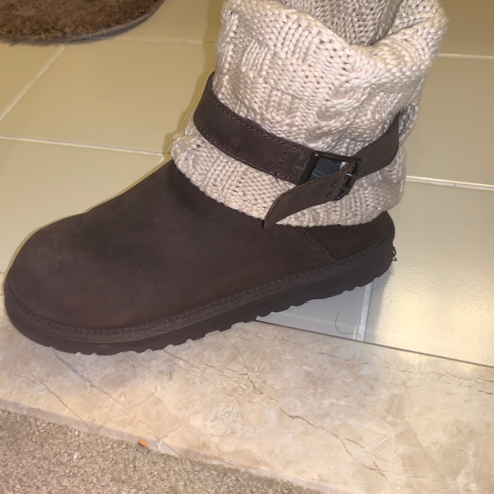 Knit winter boots